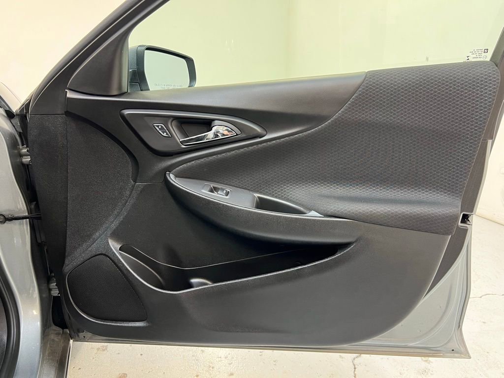 Used 2025 Chevrolet Malibu LS FWD image 29