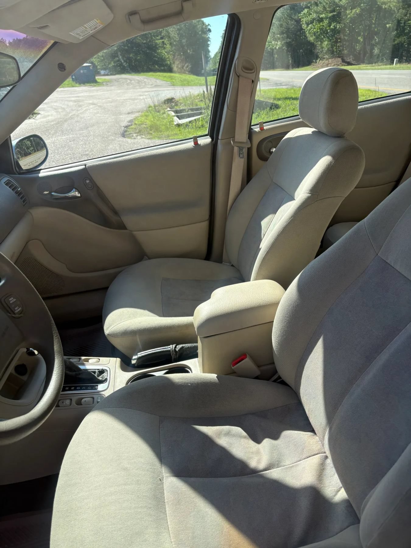 Used 2003 Saturn L-Series L200 w/ Audio Pkg I FWD image 16