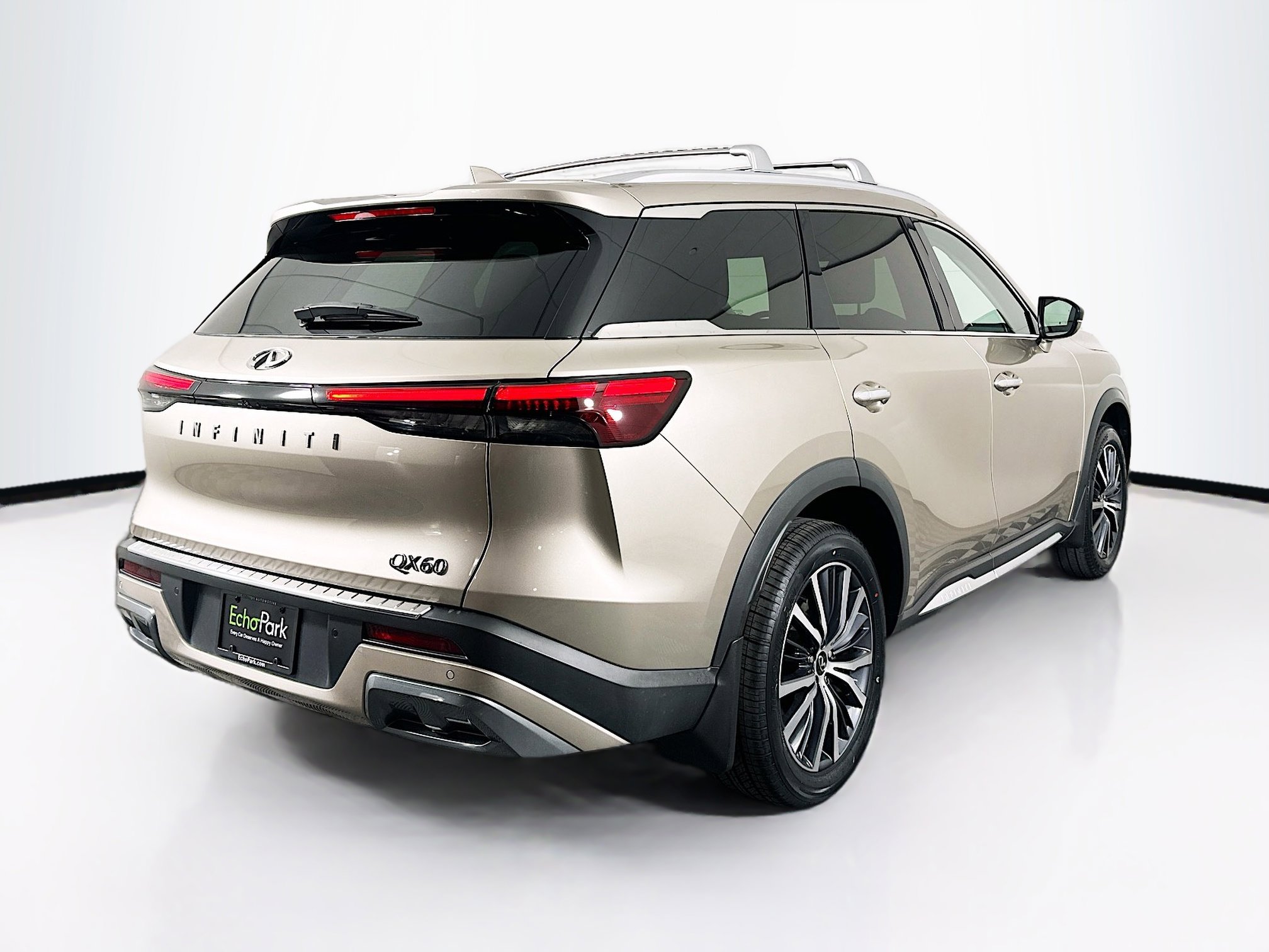 Used 2023 INFINITI QX60 Sensory w/ Vision Package FWD image 9