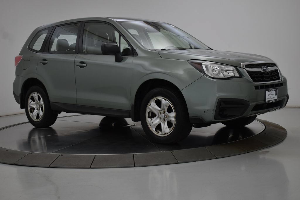 Used 2017 Subaru Forester 2.5i AWD/4WD image 11