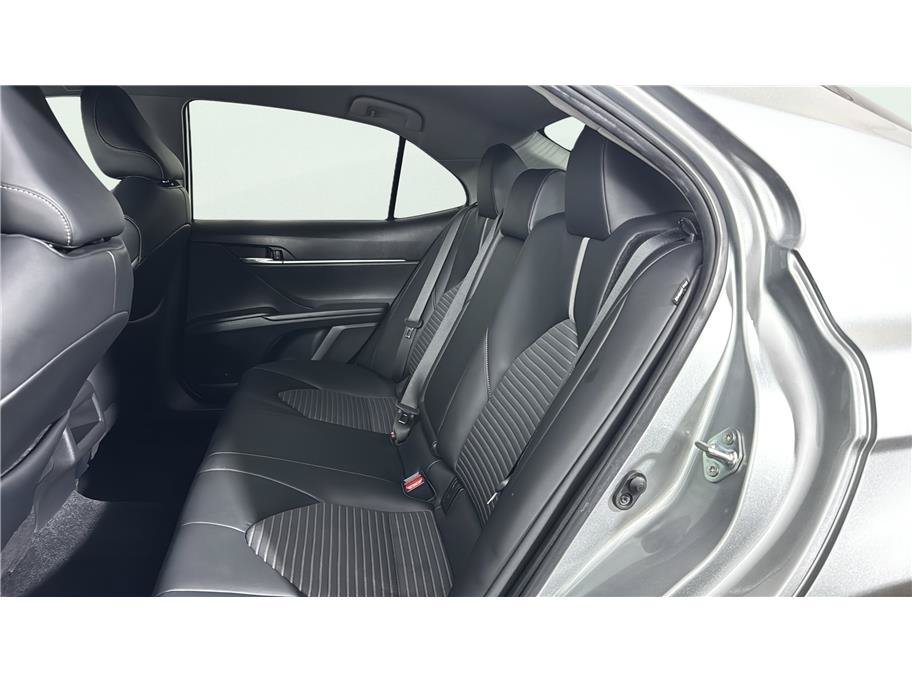 Used 2022 Toyota Camry SE w/ Carpet Mat Package (TMS) FWD image 12