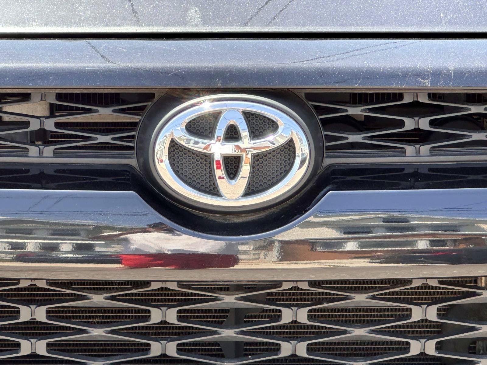 Certified 2016 Toyota 4Runner SR5 AWD/4WD image 6