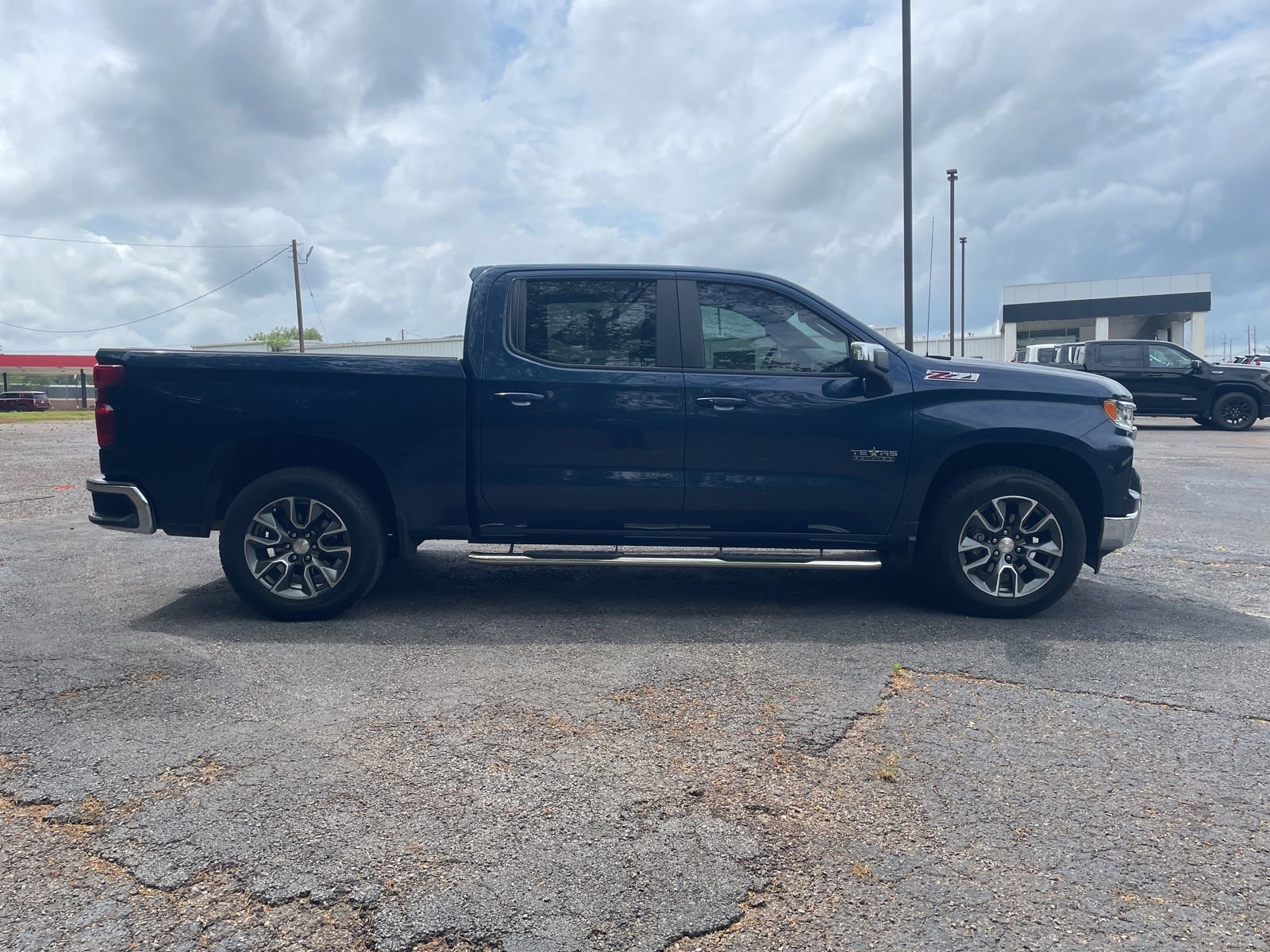 Used 2023 Chevrolet Silverado 1500 LT image 6