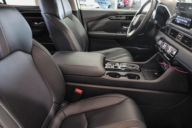 Used 2025 Honda Pilot EX-L image 18