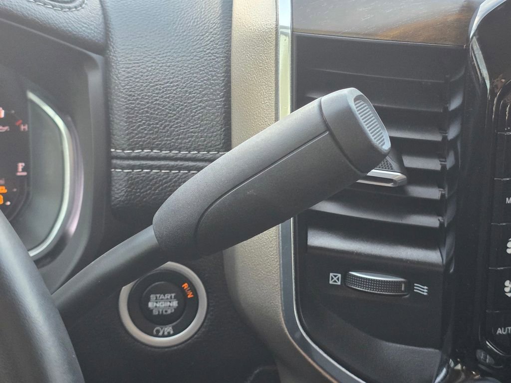 Used 2024 RAM 4500 Laramie image 34