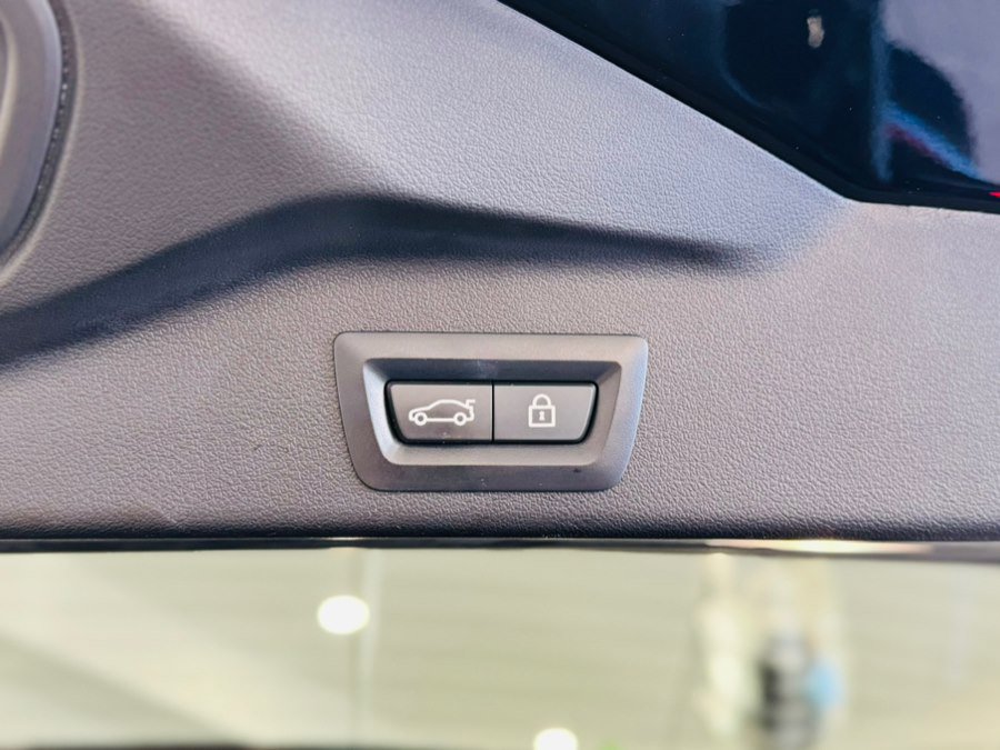 Used 2019 BMW X5 xDrive50i w/ M Sport Package image 8