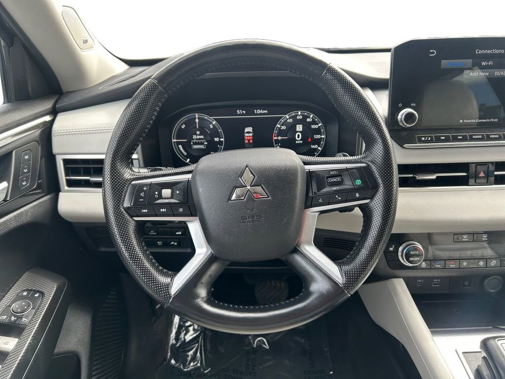 Used 2024 Mitsubishi Outlander SEL image 13
