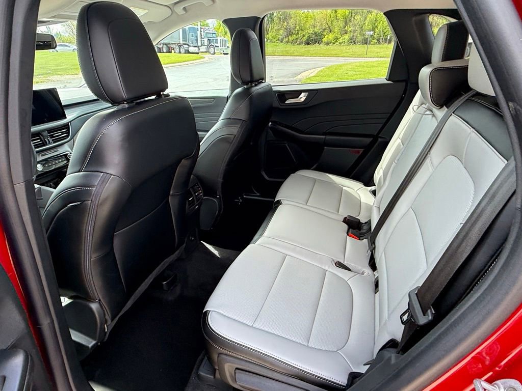 Used 2024 Ford Escape Platinum AWD/4WD image 20