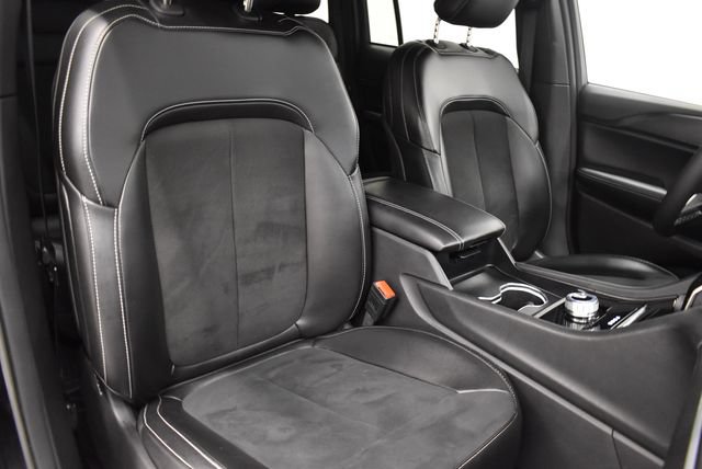 Used 2024 Jeep Grand Cherokee Altitude AWD/4WD image 6