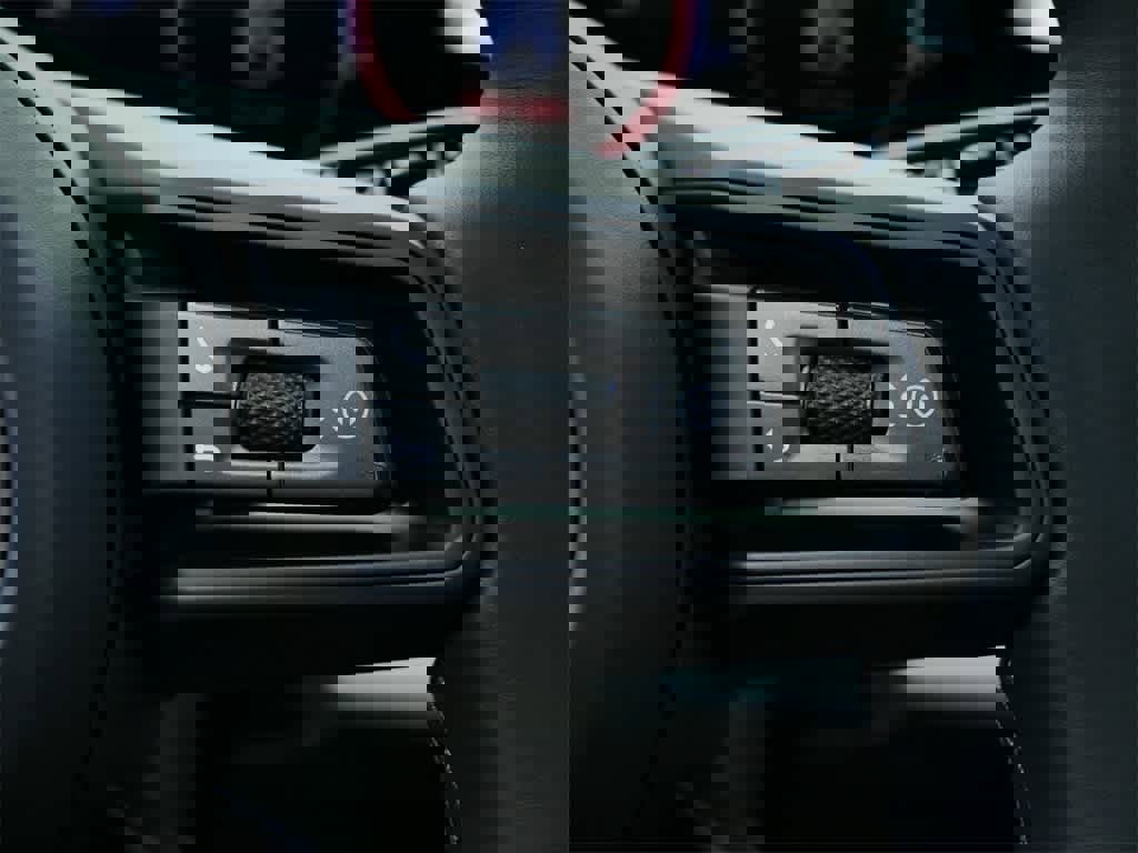 New 2025 Porsche Macan 4S Electric image 22