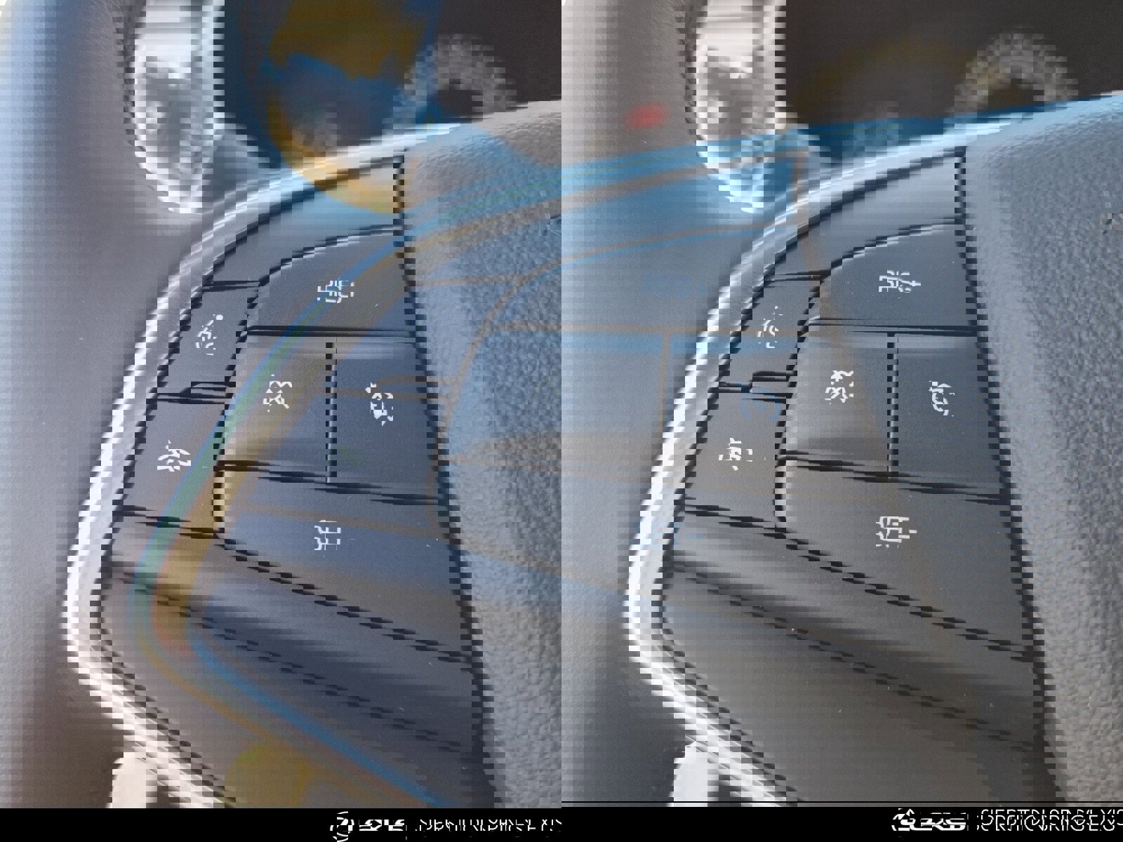 Used 2018 Cadillac XT5 Luxury w/ Driver Awareness Package image 25