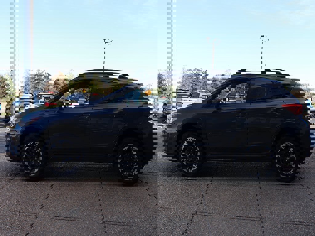 Used 2021 Subaru Crosstrek 2.0i Premium image 3