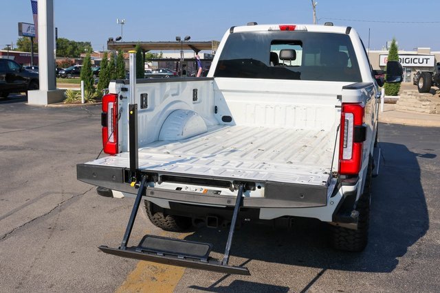 Used 2024 Ford F250 Platinum w/ FX4 Off-Road Package image 11