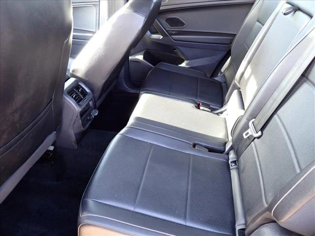 Used 2021 Volkswagen Tiguan SE R-Line image 9