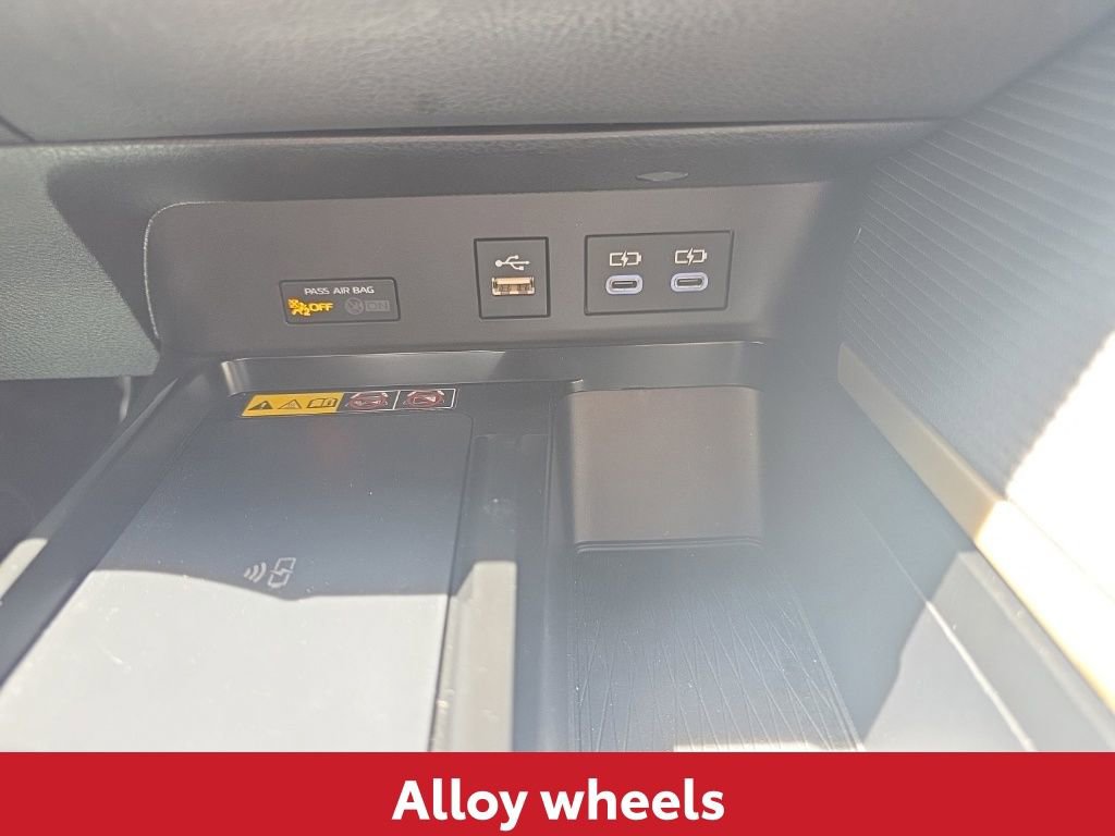 Used 2026 Toyota Camry SE image 29