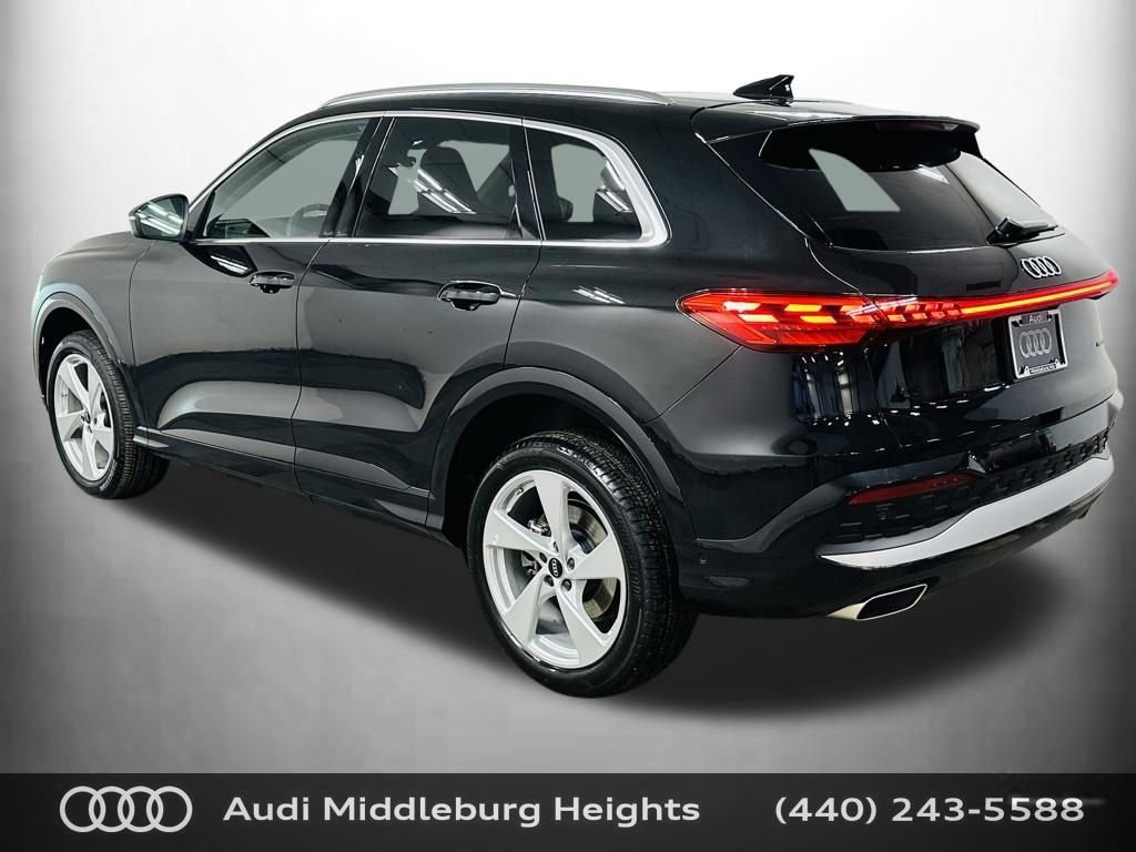 Certified 2025 Audi Q5 Premium w/ Premium Plus AWD/4WD image 5