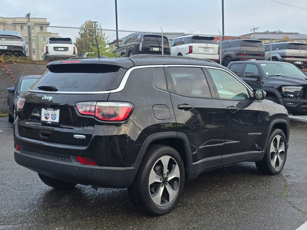 Used 2018 Jeep Compass Latitude w/ Popular Equipment Group FWD image 8