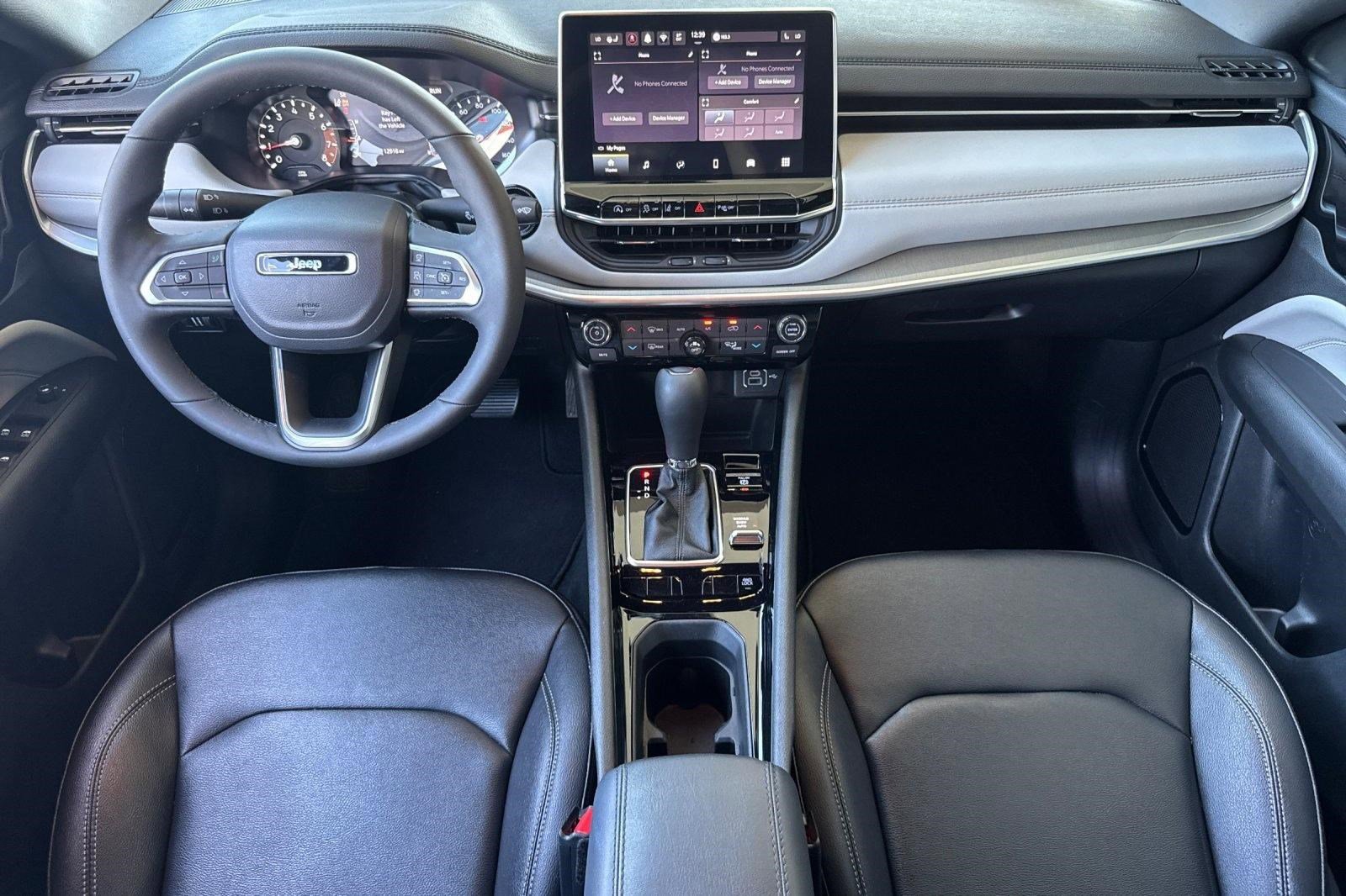 Used 2025 Jeep Compass Limited image 15