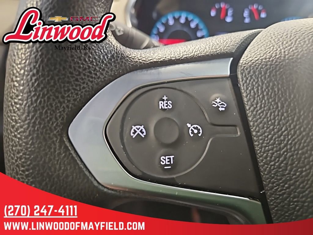 Used 2023 Chevrolet Traverse LS FWD image 17