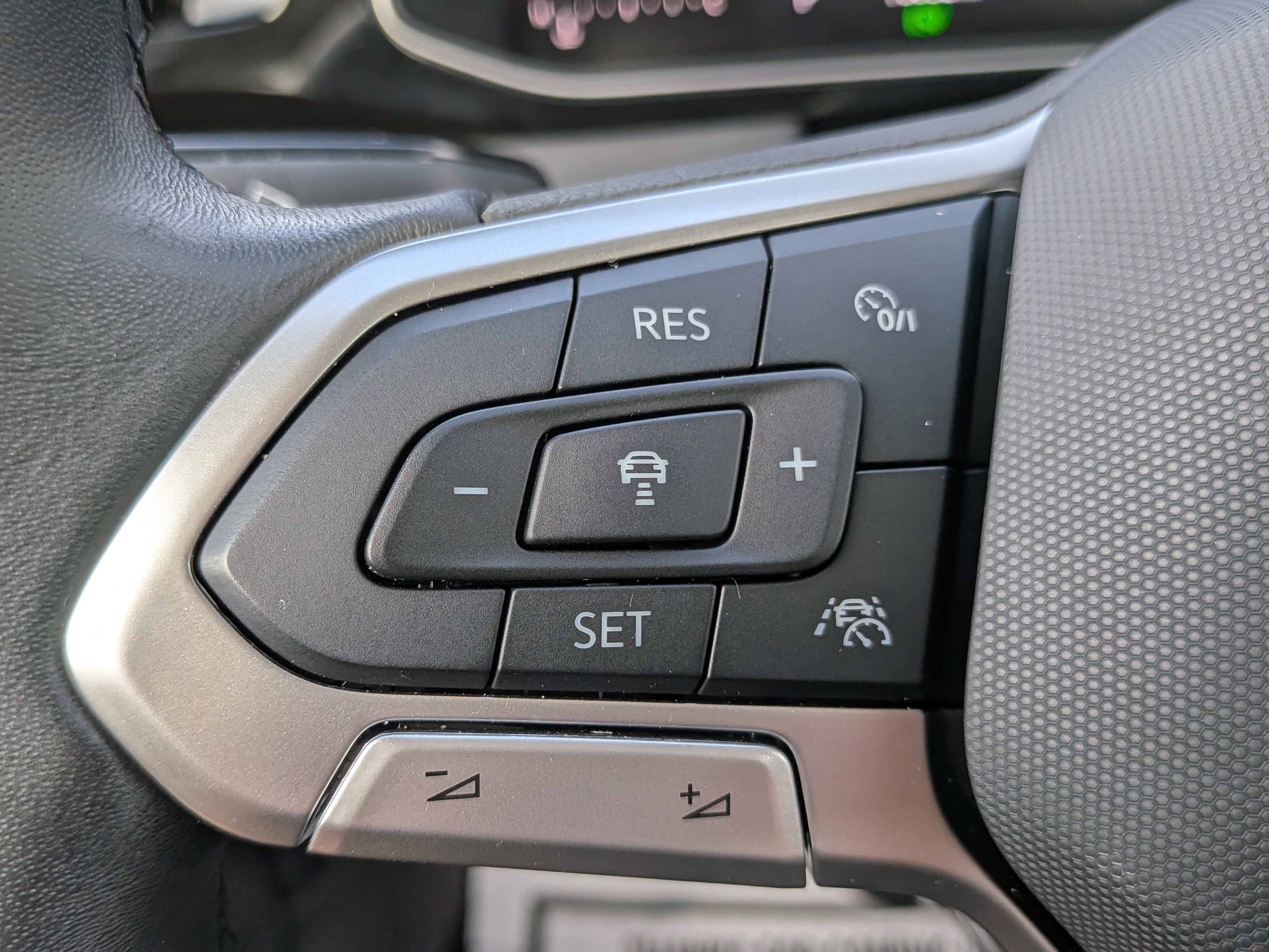 Certified 2025 Volkswagen Jetta S FWD image 21