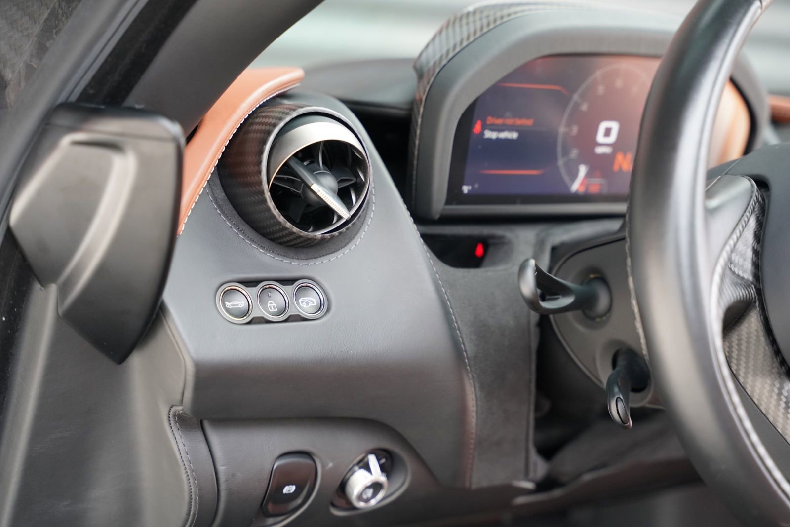 Used 2018 McLaren 720S Performance RWD image 15