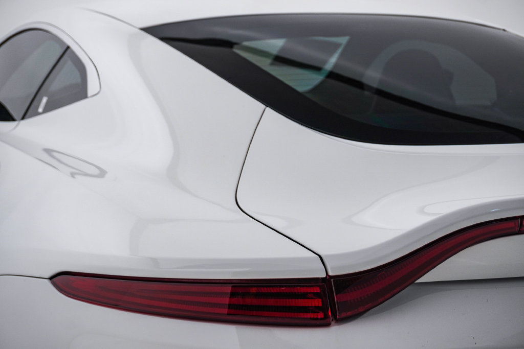 Used 2019 Aston Martin V8 Vantage Coupe RWD image 13