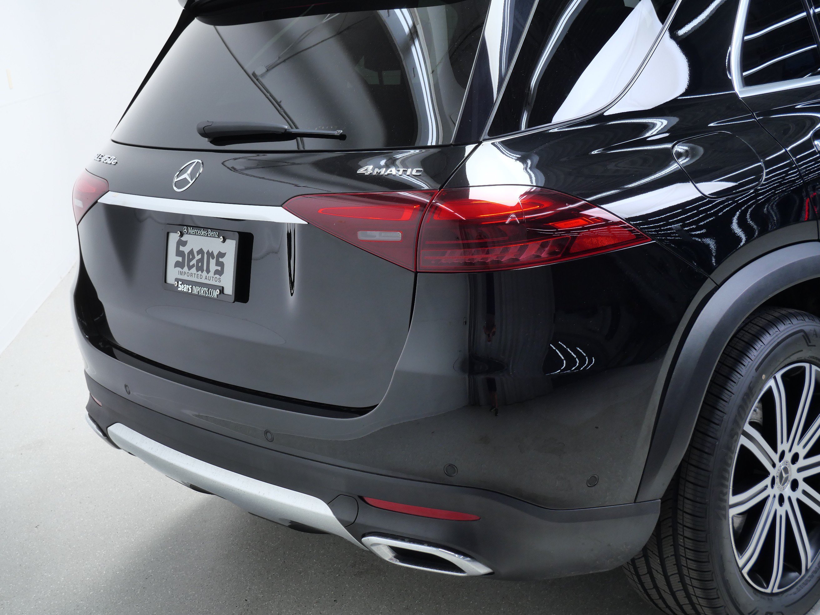 Certified 2025 Mercedes-Benz GLE 450e 4MATIC w/ Winter Package image 5