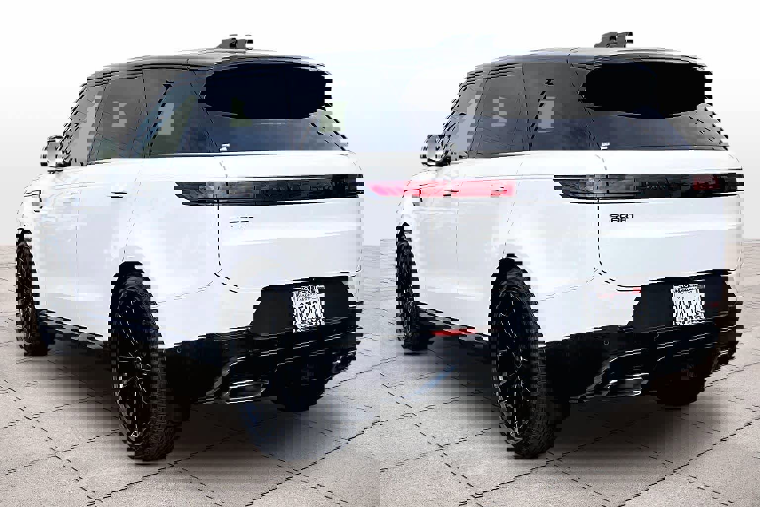 Used 2025 Land Rover Range Rover Sport SE image 14