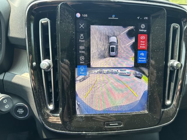 Used 2024 Volvo XC40 B5 Plus w/ Protection Package Premier AWD/4WD image 18