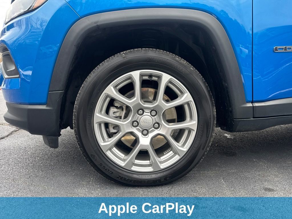 Used 2024 Jeep Compass Latitude image 12