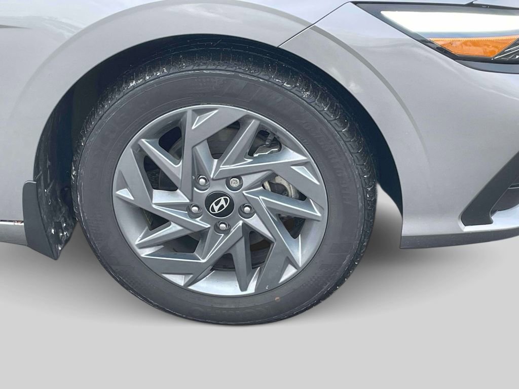 Certified 2024 Hyundai Elantra SEL image 8