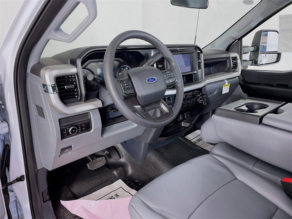 New 2025 Ford F350 XL w/ XL Chrome Package image 9