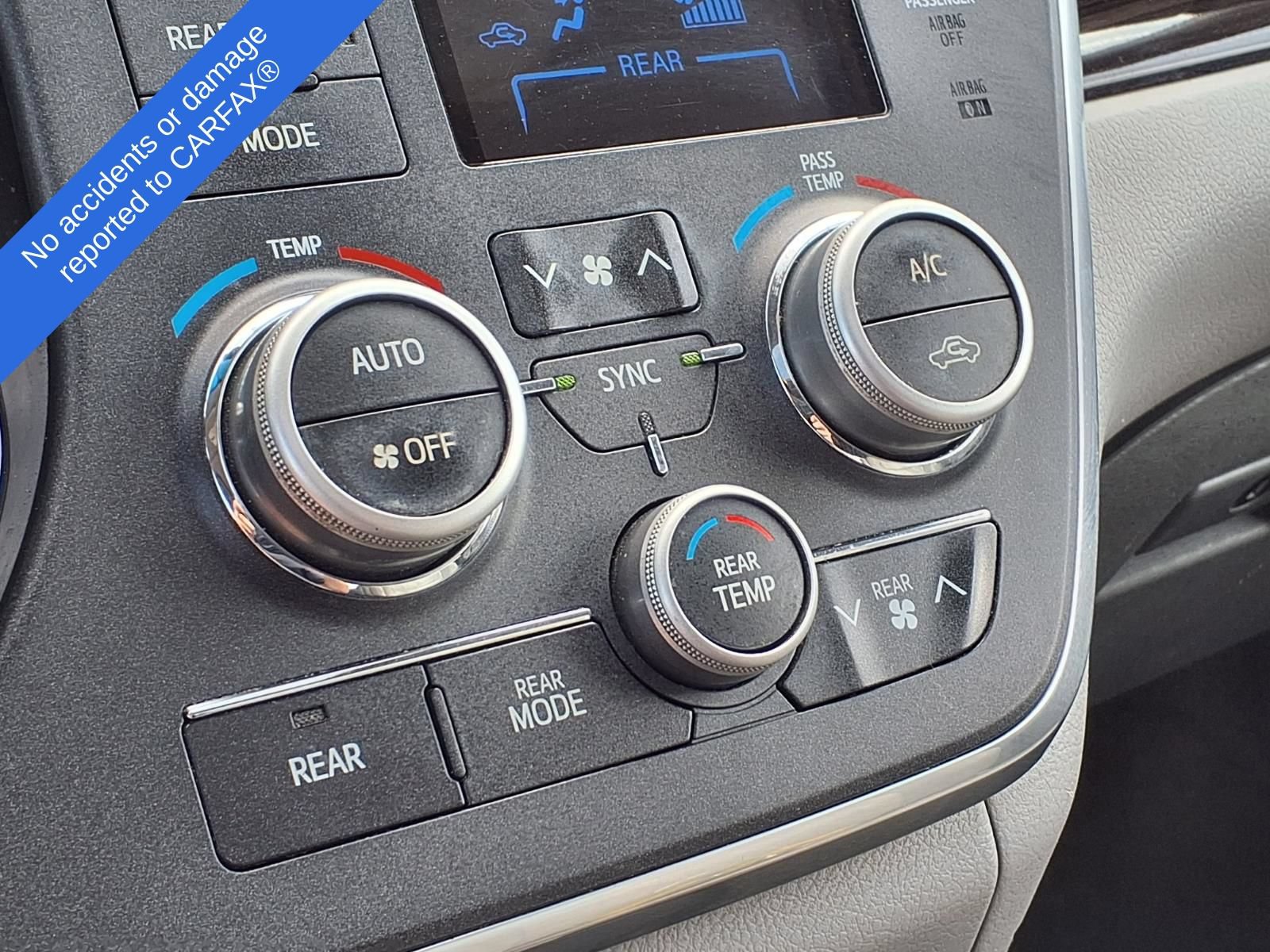 Used 2015 Toyota Sienna XLE FWD image 22
