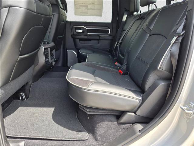 New 2026 RAM 2500 Laramie AWD/4WD image 16