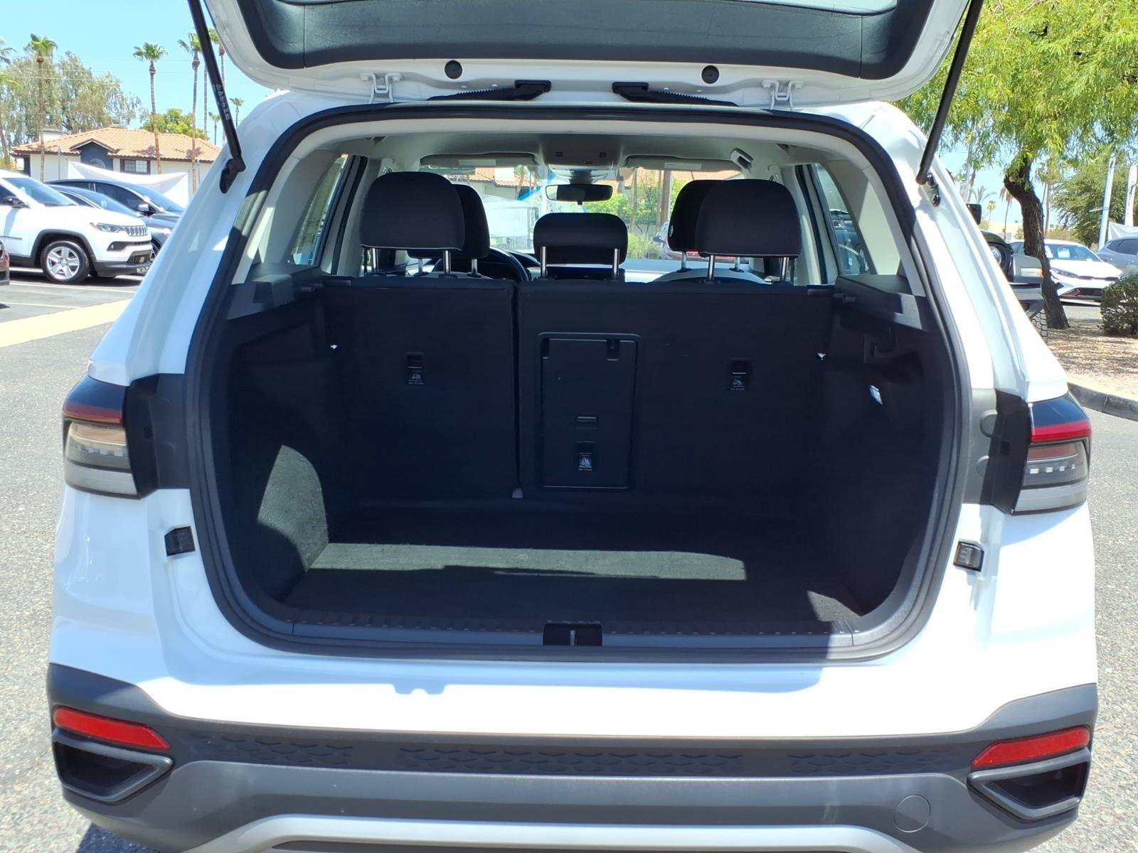 Certified 2025 Volkswagen Taos S AWD/4WD image 12