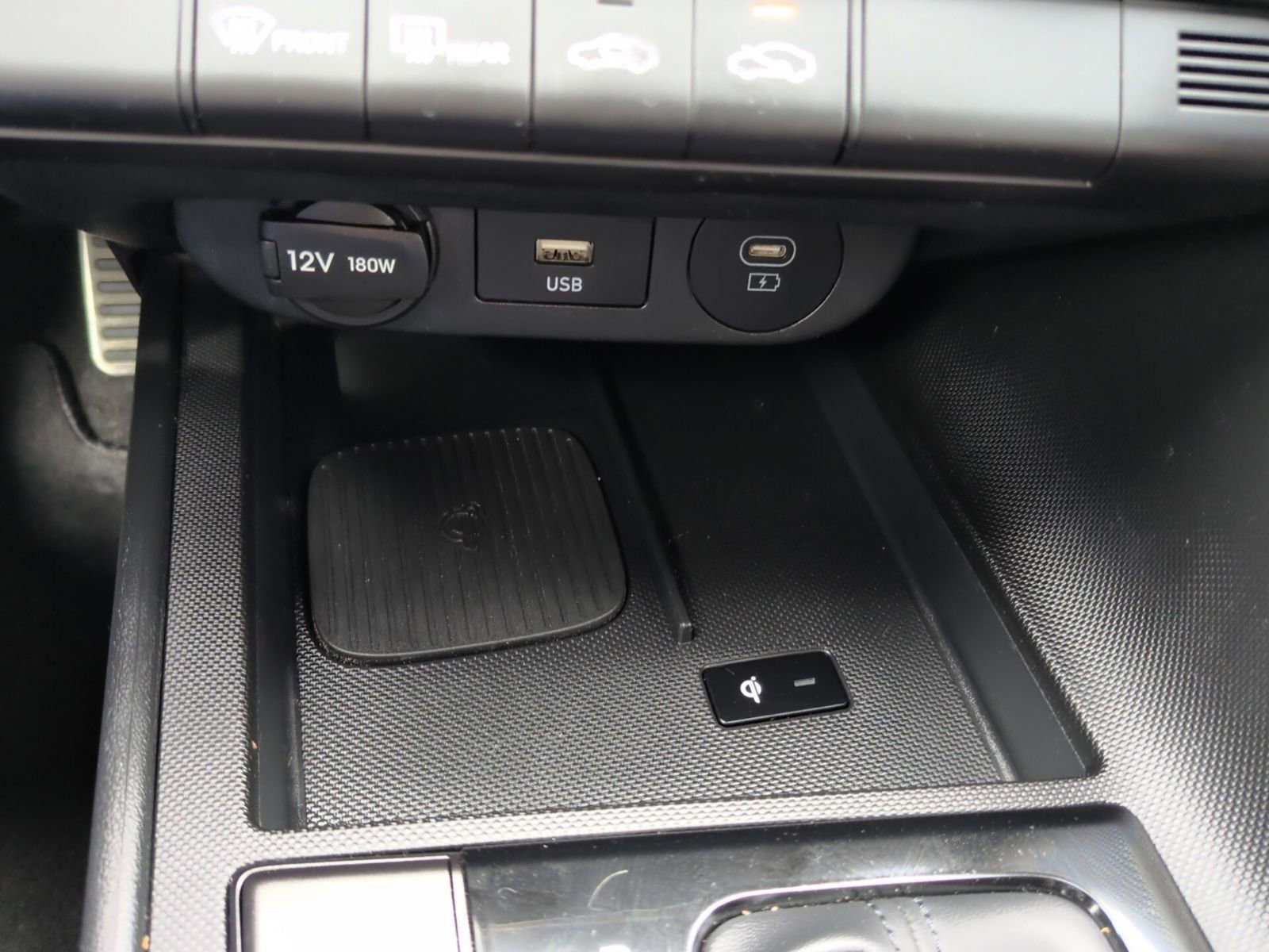 Used 2025 Hyundai Elantra Sport image 23