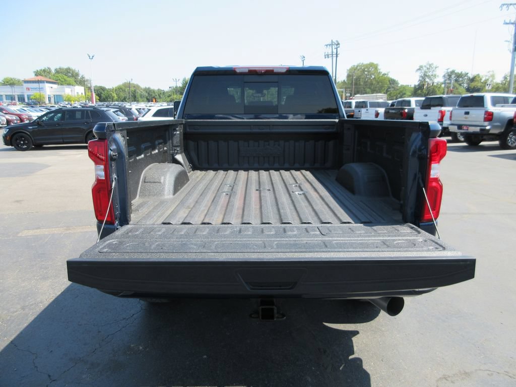 Certified 2022 Chevrolet Silverado 2500 High Country w/ Z71 Off-Road Package AWD/4WD image 8