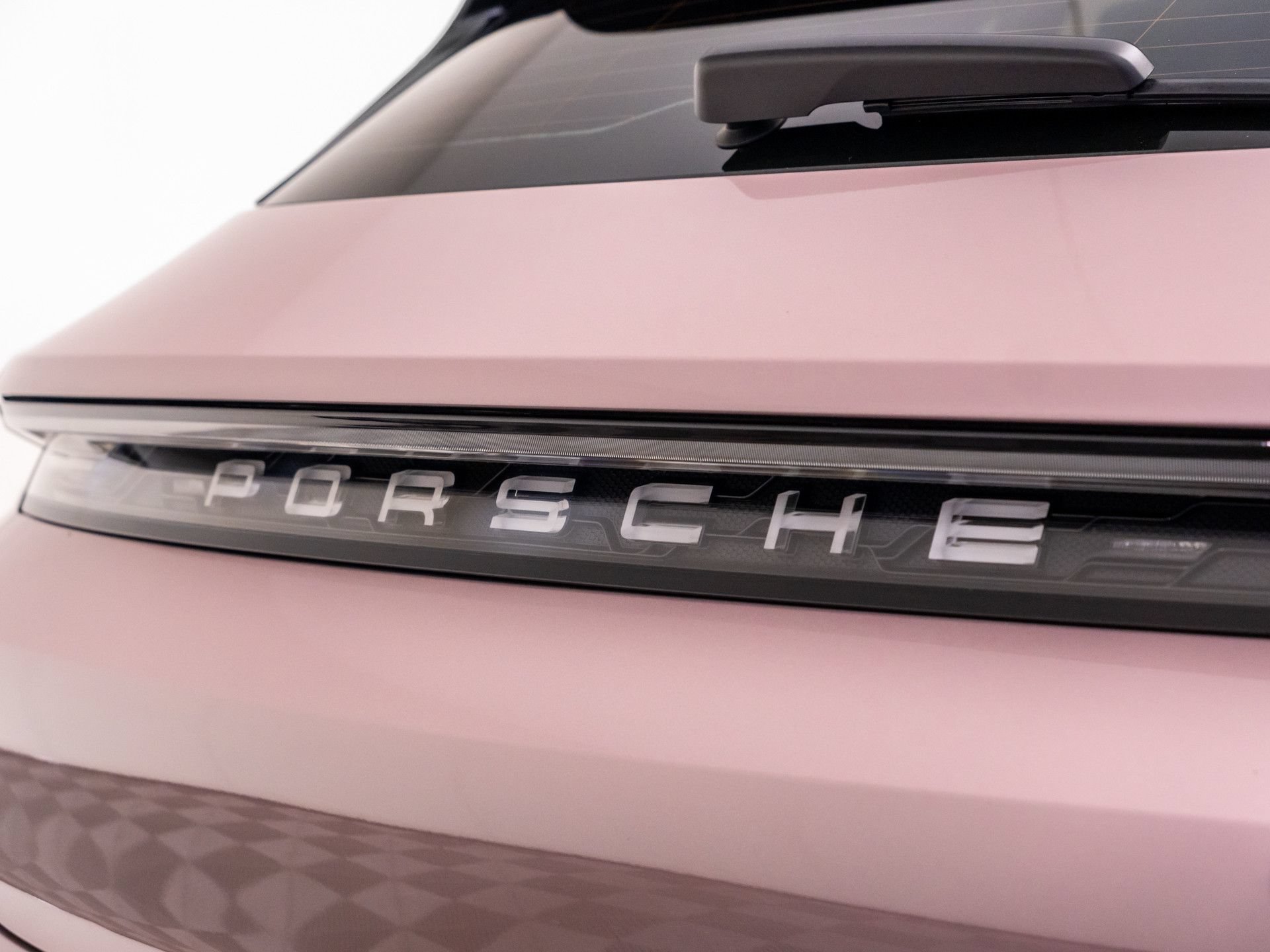 Certified 2023 Porsche Taycan 4S AWD/4WD image 38