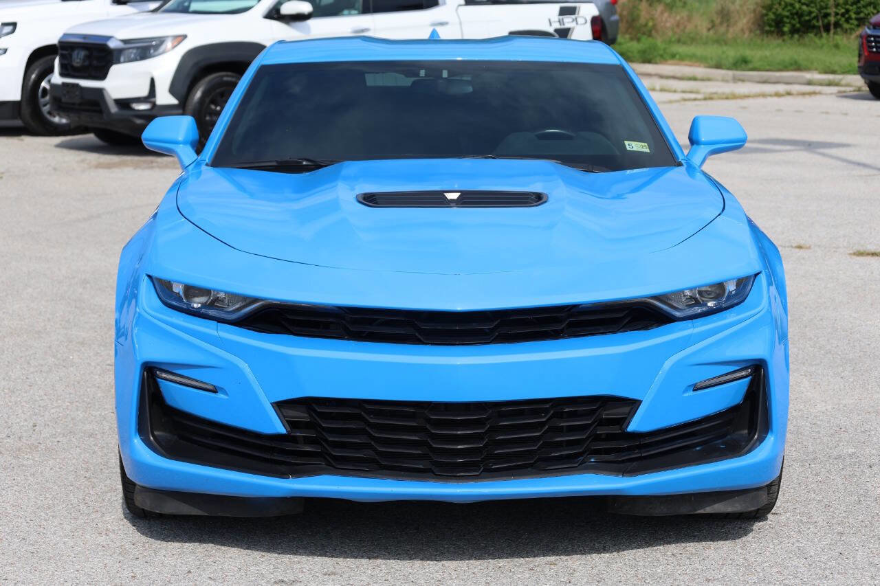 Used 2022 Chevrolet Camaro LT w/ Technology Package image 5
