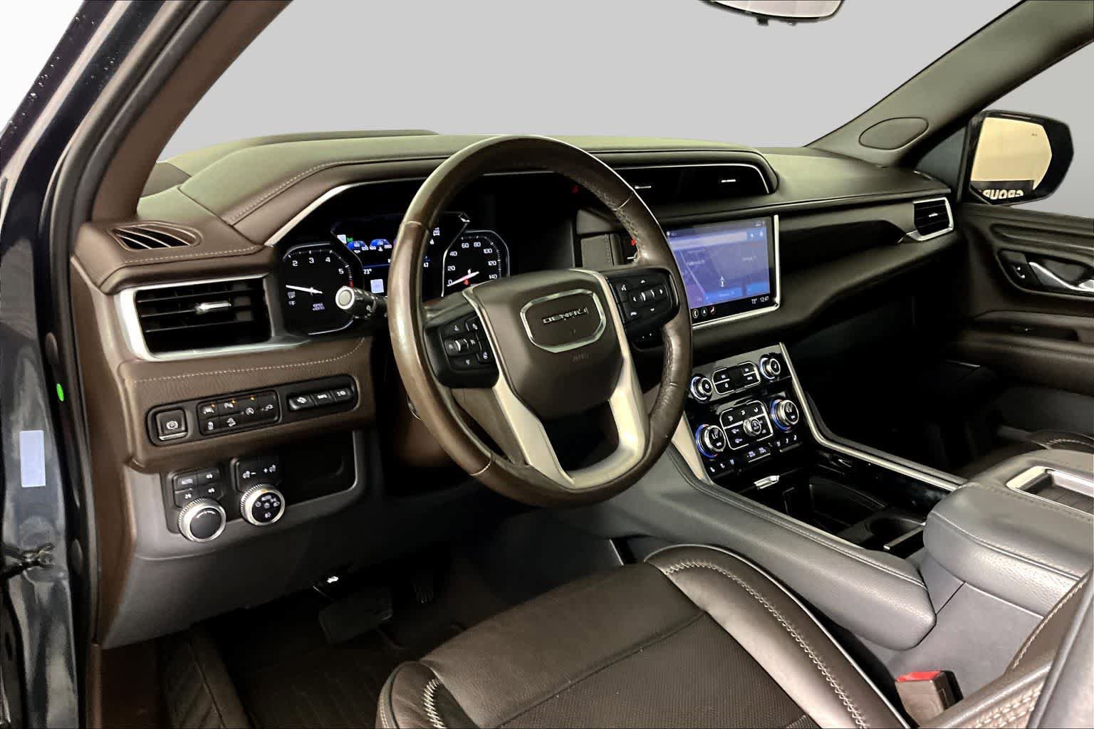 Used 2021 GMC Yukon Denali w/ Denali Premium Package AWD/4WD image 49