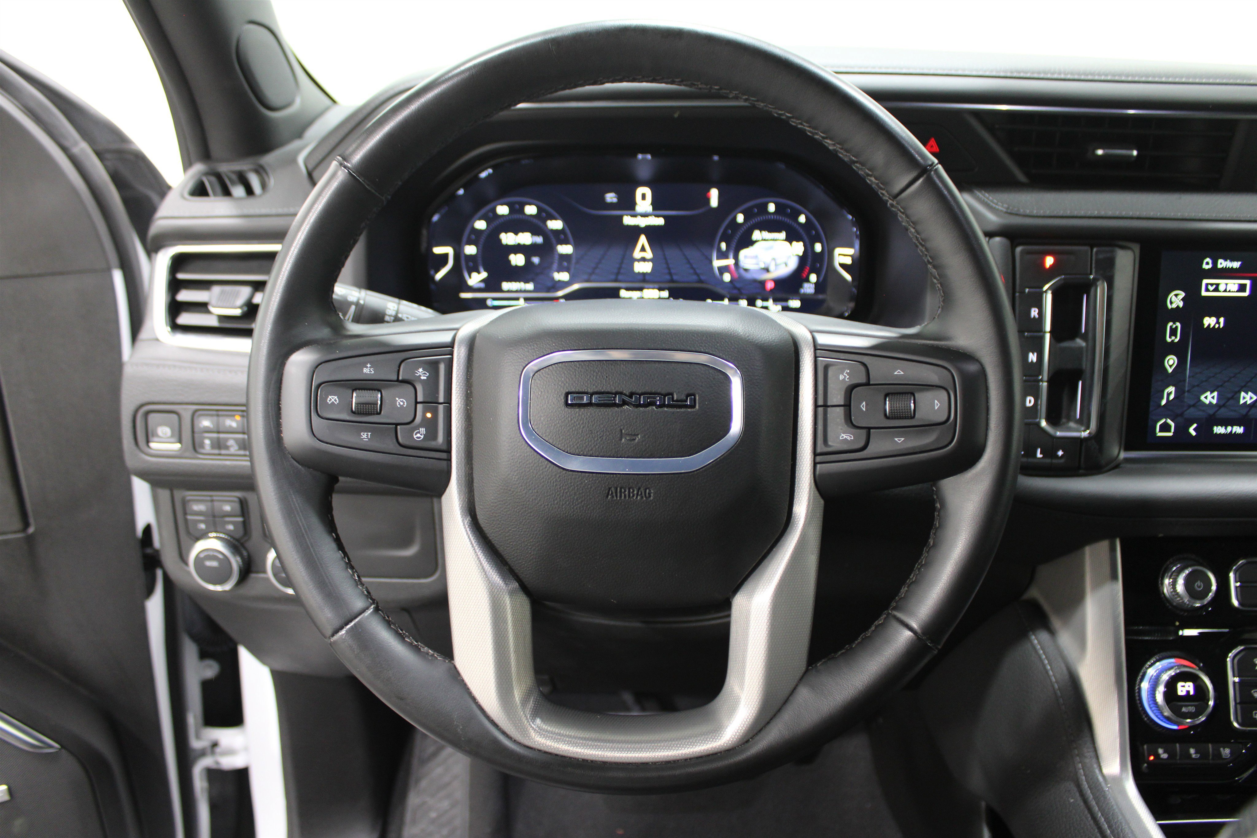 Used 2024 GMC Yukon Denali image 11