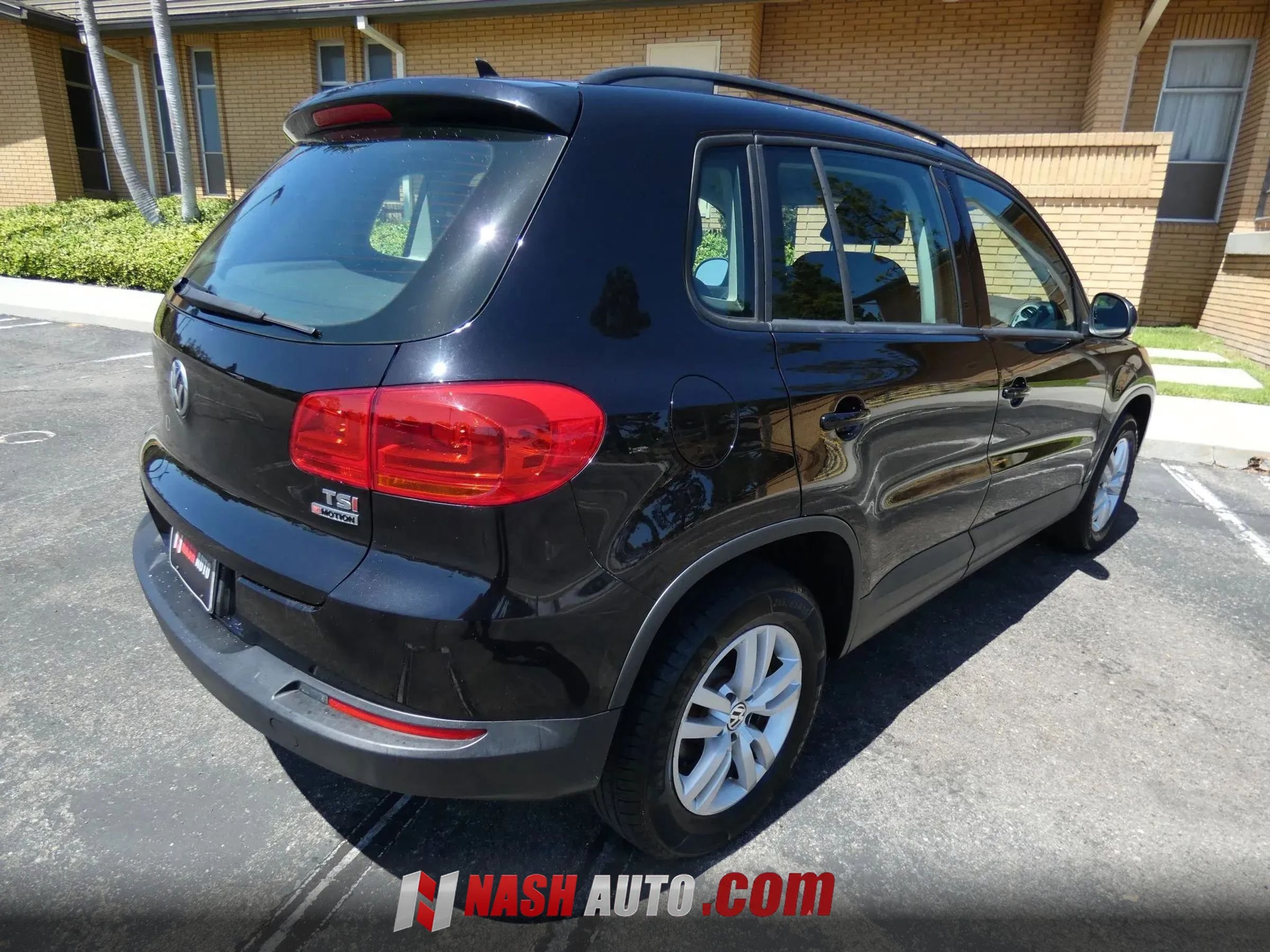 Used 2017 Volkswagen Tiguan S AWD/4WD image 8