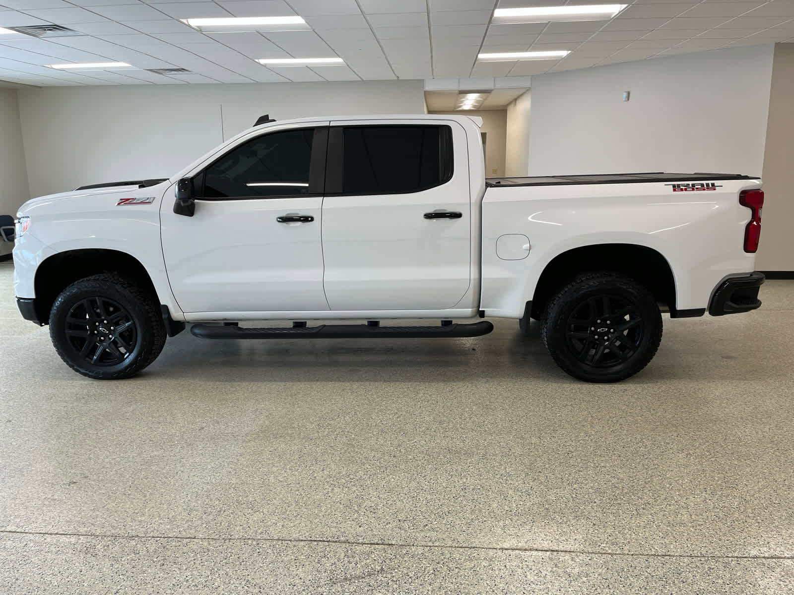 Used 2022 Chevrolet Silverado 1500 LT Trail Boss w/ LT Trail Boss Premium Package image 8