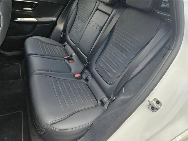 Used 2023 Mercedes-Benz GLC 300 image 15