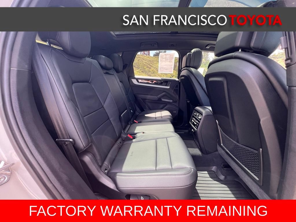 Used 2024 Porsche Cayenne S AWD/4WD image 19