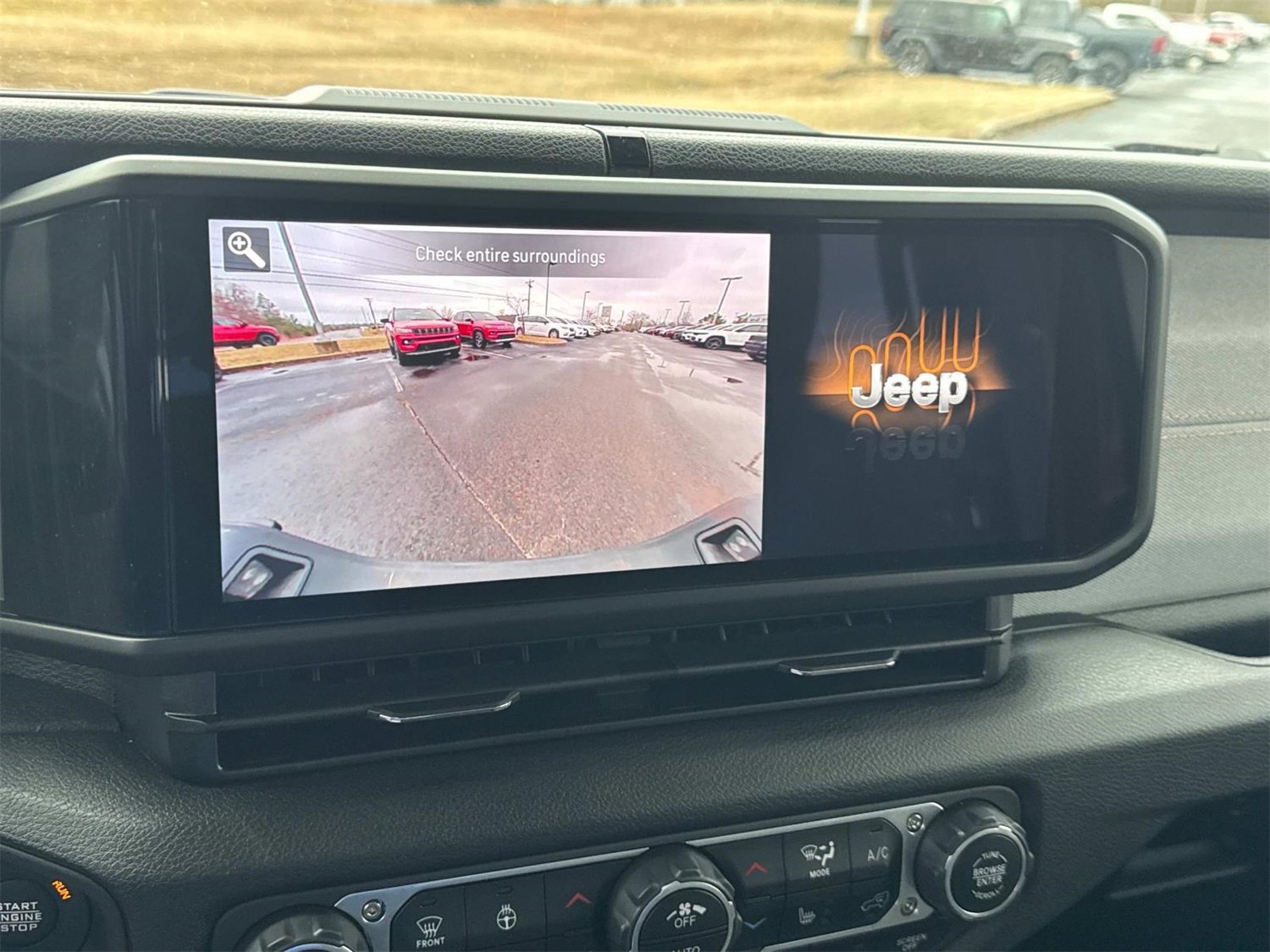 Used 2025 Jeep Gladiator Sport image 29