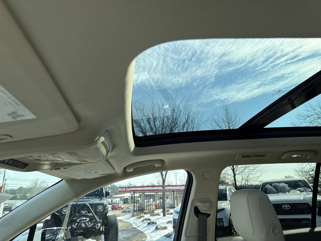 Used 2023 Cadillac XT6 Premium Luxury w/ Technology Package image 23