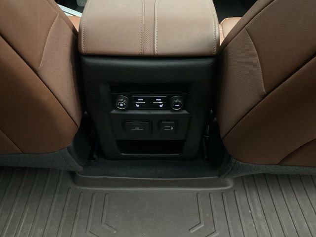 Used 2021 Chevrolet Traverse High Country AWD/4WD image 36