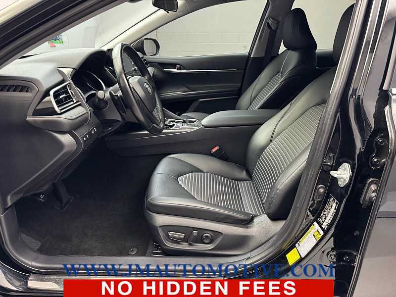 Used 2023 Toyota Camry SE FWD image 12