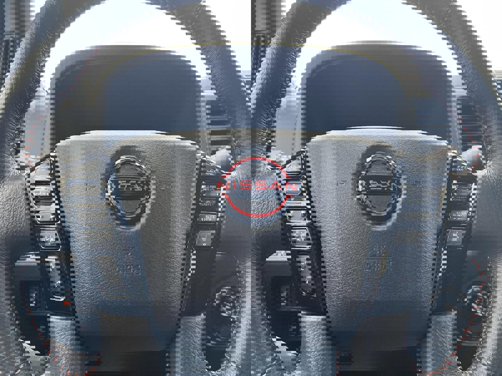 Used 2023 Nissan Frontier PRO-4X w/ Technology Package image 12